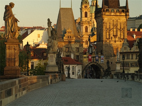 拥有千年历史的城市布拉格,号称“千塔之城”