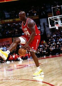 ​灵活死胖子、矮壮篮板怪  这叱咤球场的“四大天王”都有谁？