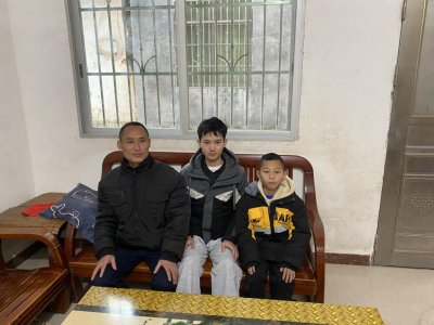 李国强:悉心抚养3名侄子侄女,孝悌之心撑起九口之家