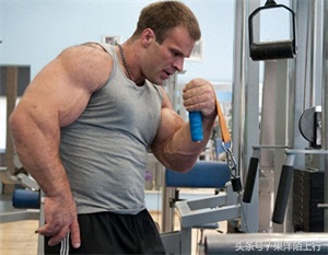 他是世界扳手腕冠军,手掌宽厚堪比“如来神掌”