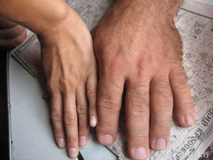 他是世界扳手腕冠军,手掌宽厚堪比“如来神掌”