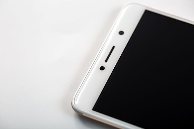 华为“最良心”:4GB运存+双摄+麒麟655,仅售1299元