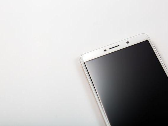 华为“最良心”:4GB运存+双摄+麒麟655,仅售1299元