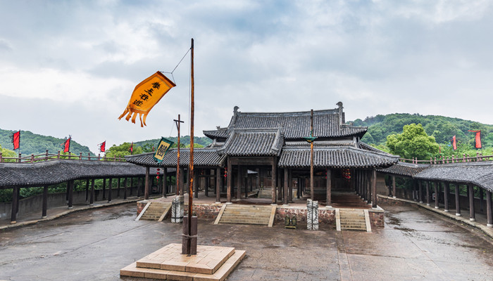 李逵的外貌描写 李逵的外貌描写原文