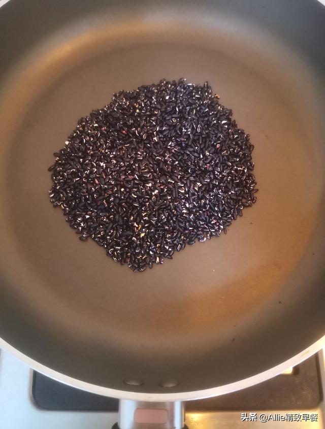 黑米5种最好吃的做法(营养早餐第172期黑米这样做)(4)