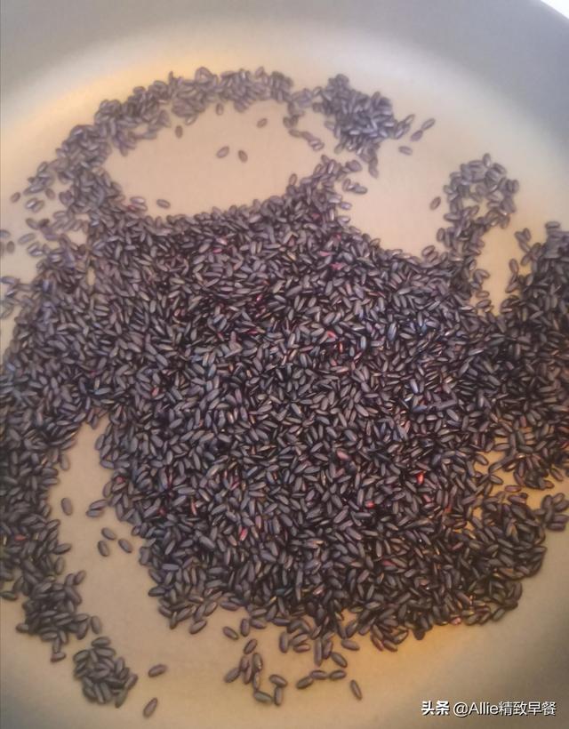 黑米5种最好吃的做法(营养早餐第172期黑米这样做)(3)
