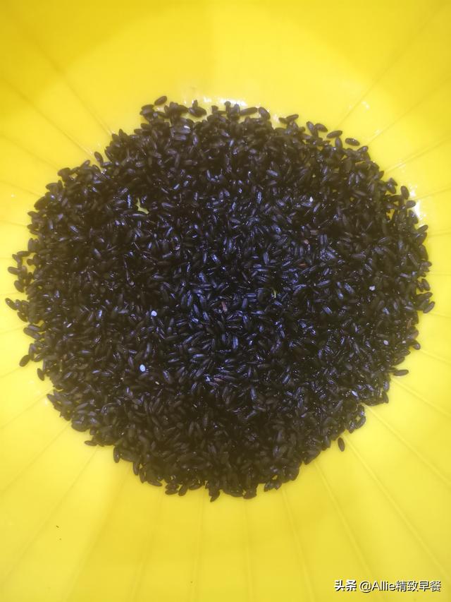 黑米5种最好吃的做法(营养早餐第172期黑米这样做)(1)