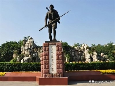 ​介绍350万川军单衣草鞋抗日的历史，川军参与了哪些重大战役？