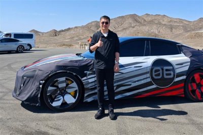 ​卢伟冰在吐鲁番体验小米SU7 Ultra：感受到了飞机起飞般的推背感_ZAKER新闻