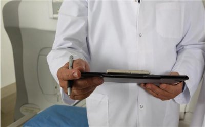 ​蒸炒顿顿都吃：女子连吃一周腊肠后左眼失明 医生提醒糖尿病患者注意