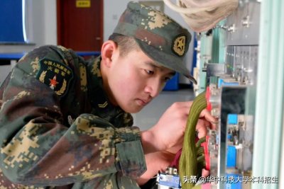 ​湖北学霸军人“火了”：服役于火箭军，获军级表彰，退伍后还直博985！