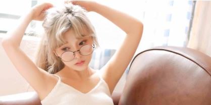 生活穿吊带还穿内衣吗(吊带里面可以穿文胸吗) 1