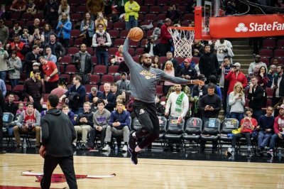 ​NBA历史弹跳最强的5位球星：詹姆斯垫底，拉文第4，榜首无可超越