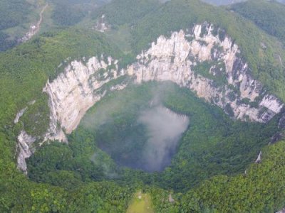 ​世界唯一冲蚀型天坑（俄罗斯西伯利亚天坑）