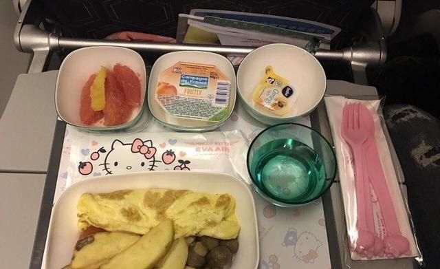 坐飞机的时候可以吃自己带的东西吗