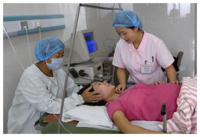 ​男医生的“一阳指”是啥感觉？孕妈：尴尬到极点，想想都觉得后怕