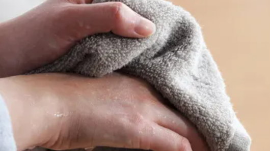 沥青如何清洗干净,沥青怎么清理掉图4