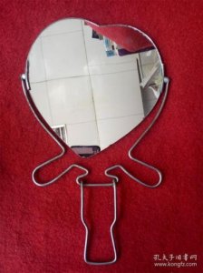 ​镜子背面涂的是什么物质(镜子的背面涂的是什么)