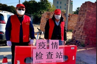 ​3名学生与老师“同居”14天，过程堪比“军训”，网友却羡慕不已