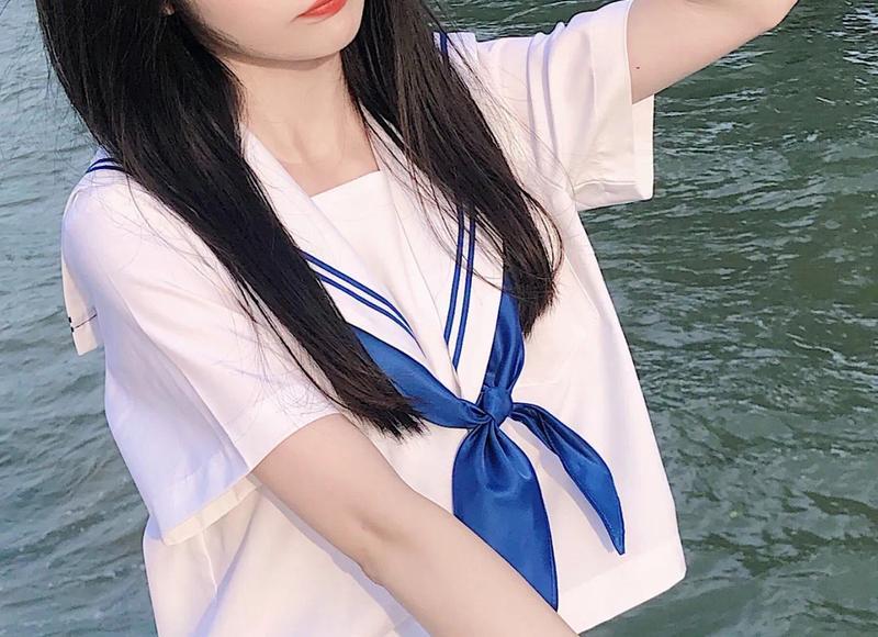 暗恋对象爱看美女怎么办(如何试探办公室女生暗恋你)