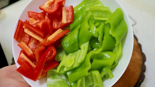 红焖羊肉最正宗的做法窍门（红焖羊肉的家常做法）(3)