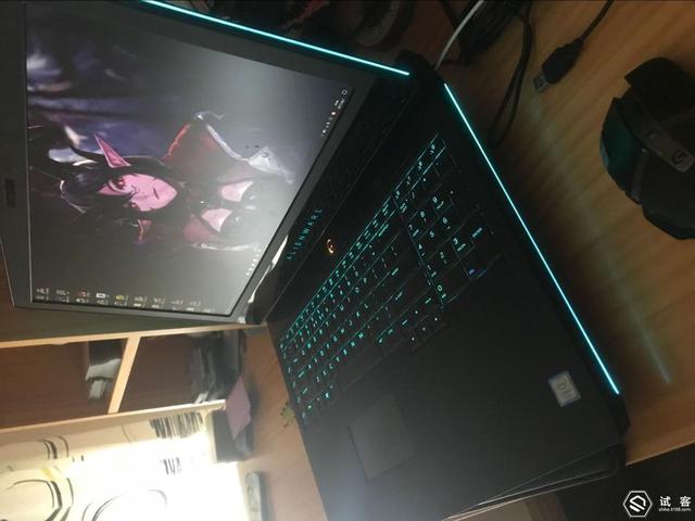 戴尔外星人高端系列（DELL外星人测评颜值满分）(4)