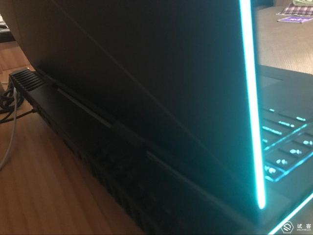 戴尔外星人高端系列（DELL外星人测评颜值满分）(3)