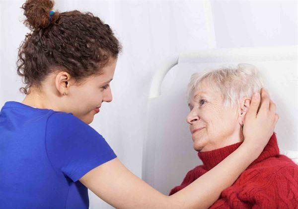 老人得了癌症怎么安慰 3招稳定情绪
