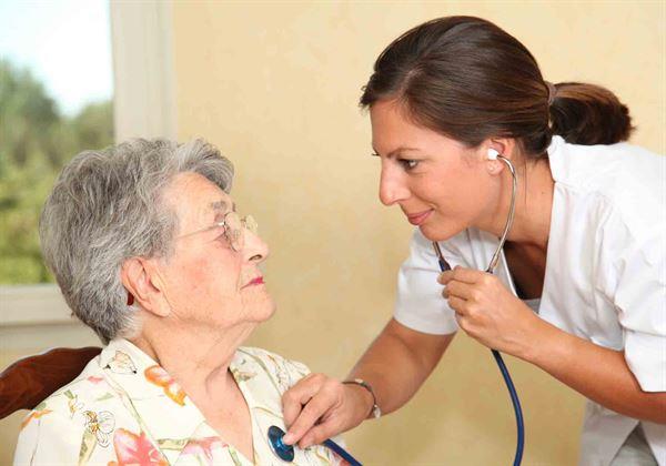 老人得了癌症怎么安慰 3招稳定情绪