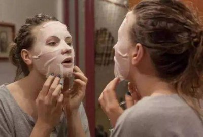 ​面膜不洗会对脸上皮肤不好吗（长期敷面膜不洗对皮肤有伤害）