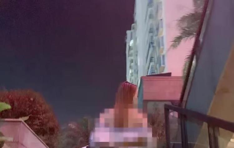 南宁公园一女子裸露下半身拍照「下身几乎全裸广西女子在南宁多个地标处拍不雅照」