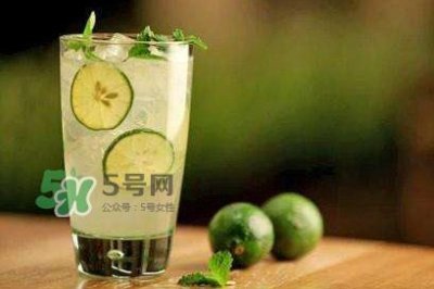 ​苏打水有什么作用？喝苏打水有什么好处