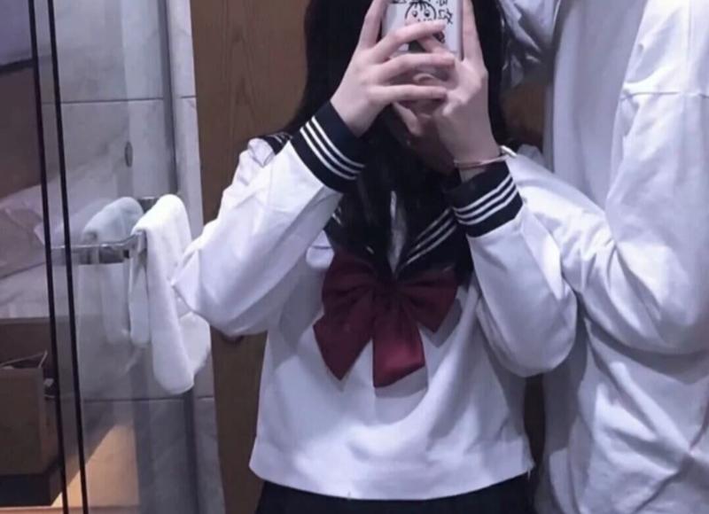 找有好感的男生聊天怎么开头(男生主动找女生聊天怎么开头)