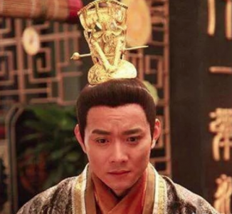 ​杨坚的儿子哪个当皇帝了，杨坚传位给哪个儿子了？