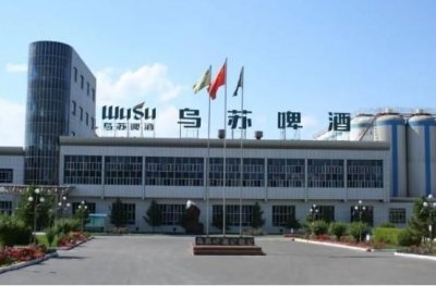 ​绿颜色的酒是什么酒(黄颜色的酒是什么酒)