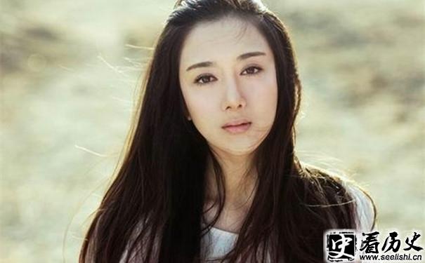 静姝的扮演者李依晓