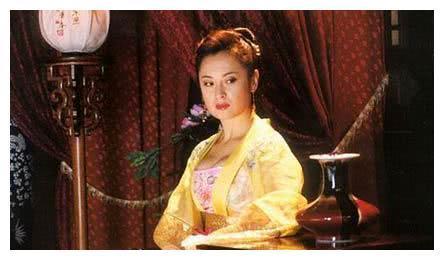 1991年《雪山飞狐》中的美女主演，背后的命运天壤之别