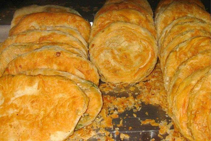 被誉为“西秦第一点”的油酥饼,香酥可口、油而不腻,名不虚传