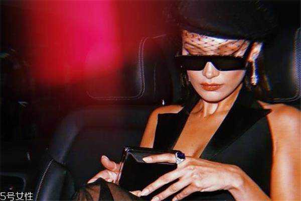 贝雷帽搭配图片 初秋造型全靠它