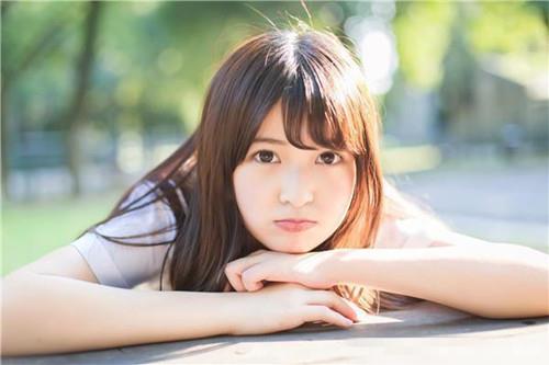 女生说还忘不了前任怎么回复她的话？