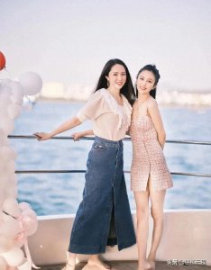 ​她俩太像了，佟丽娅董璇。