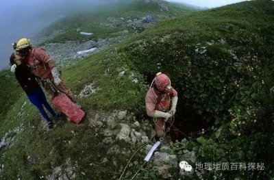 ​格鲁吉亚曾经发现一个超级洞穴，竟然深达2100多米！