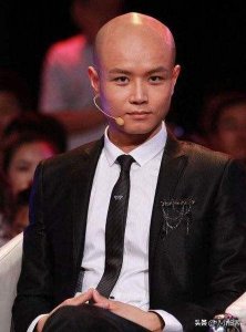 ​操作失误，乐嘉蛋碎，倒地不起