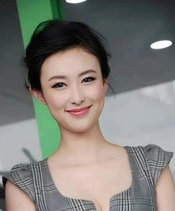 ​兽兽（翟凌），车模界的清冷女神，高挑身姿尽显优雅 演绎极致韵味