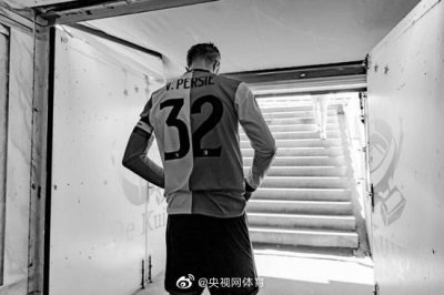 ​再见范大将军！生涯595场进274球，范佩西正式退役