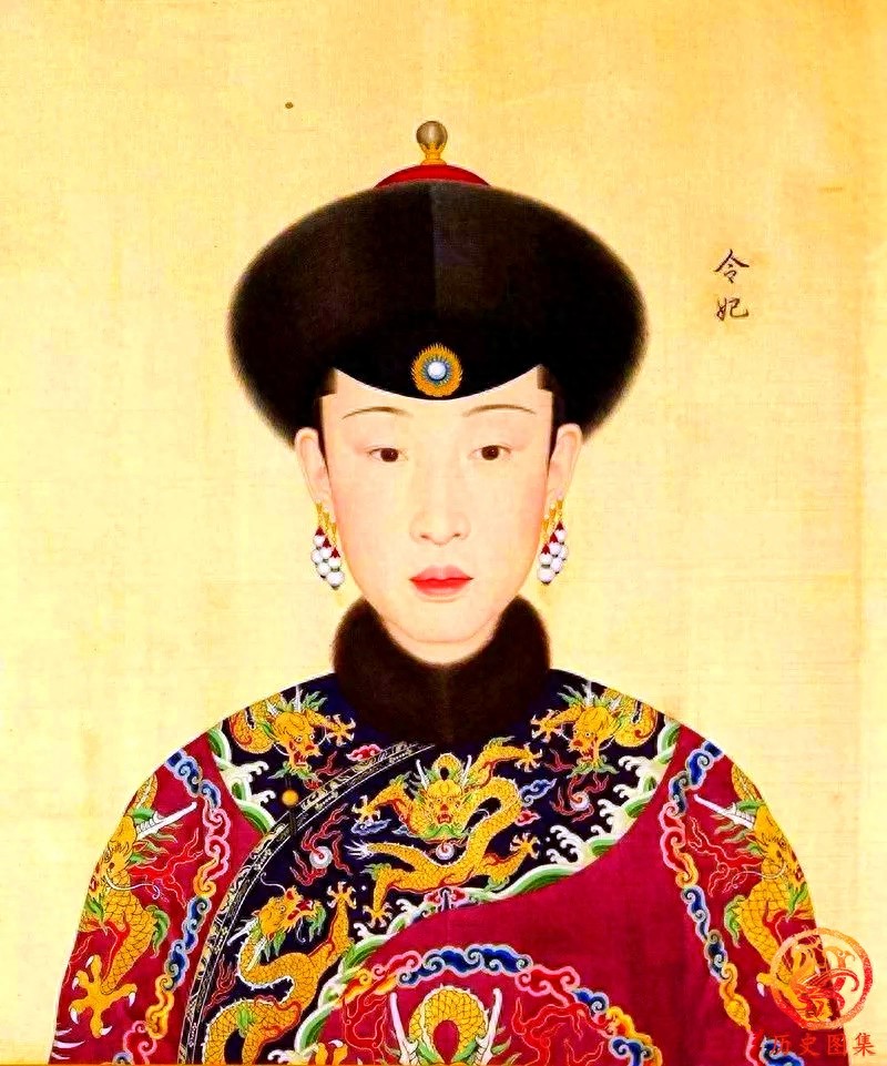 乾隆皇帝与后宫妃嫔画像：图2是富察皇后，图5是“魏璎珞”的原型