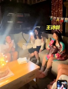 ​14岁王诗龄私照流出，网友炸了：李湘，你养的什么女儿