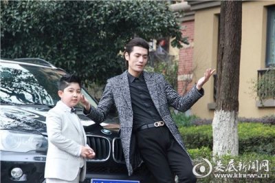 ​王少雍《拐个皇帝回现代2》热拍 熊孩子穿越时空“折腾人”