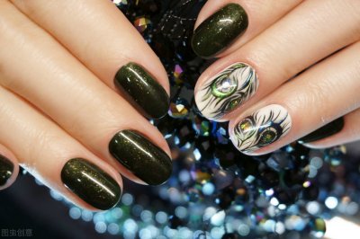 ​照过灯的甲油胶怎么卸，牙膏卸指甲油的方法？