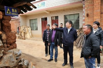 ​谭力华到大井镇随机检查脱贫攻坚工作